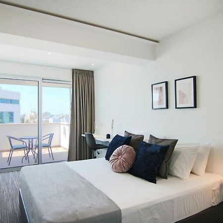 Phaedrus Living: Luxury Suite Nicosia 505 Ngoại thất bức ảnh