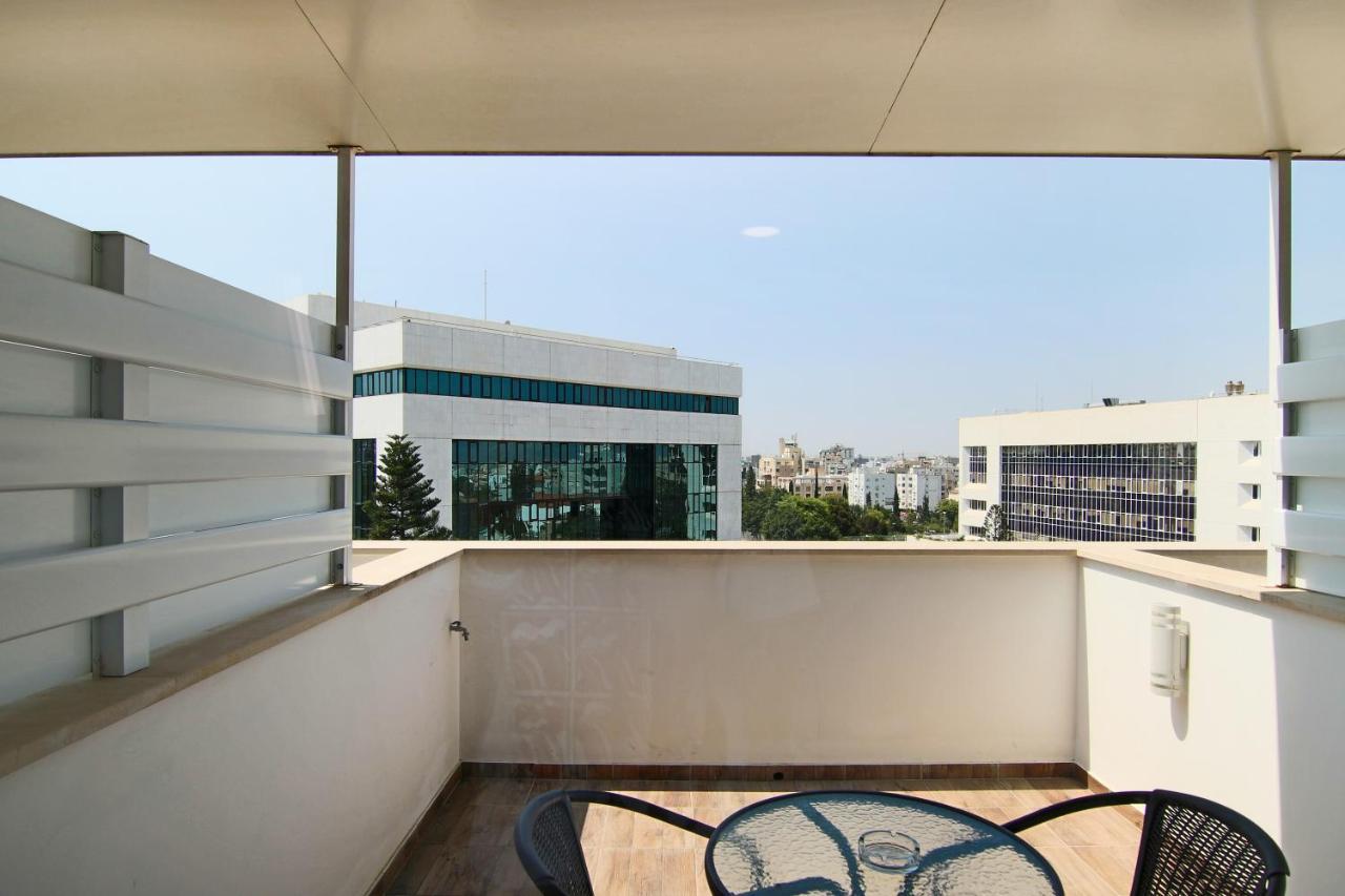 Phaedrus Living: Luxury Suite Nicosia 505 Ngoại thất bức ảnh