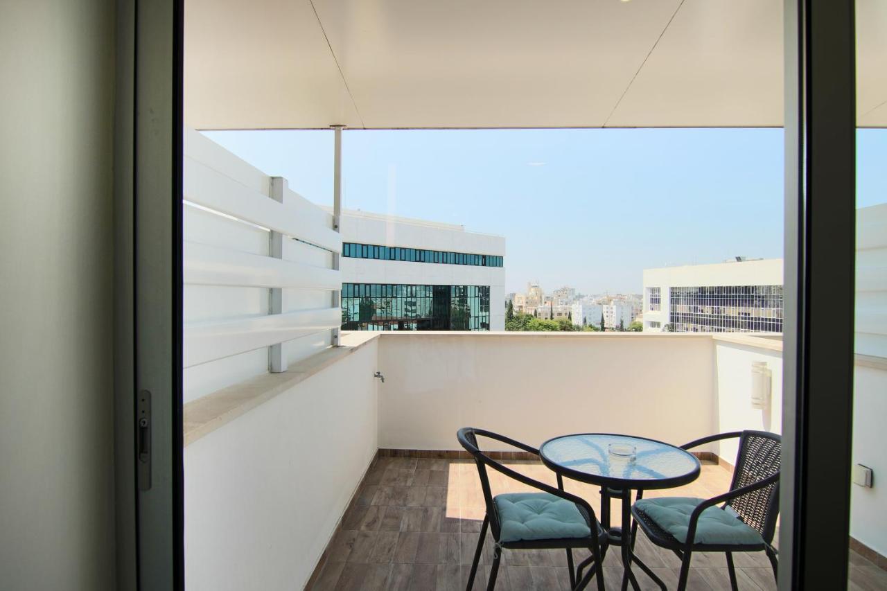 Phaedrus Living: Luxury Suite Nicosia 505 Ngoại thất bức ảnh